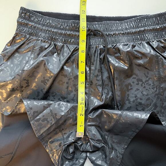 NWT Athleta Rainier 2 in 1 High Waist Tight Black Cheetah Print Small Tall - Picture 13 of 16